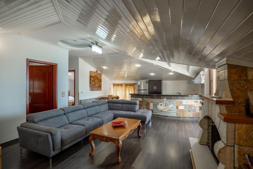 kosta apt