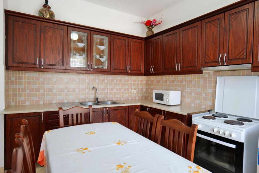 ilias house rooms