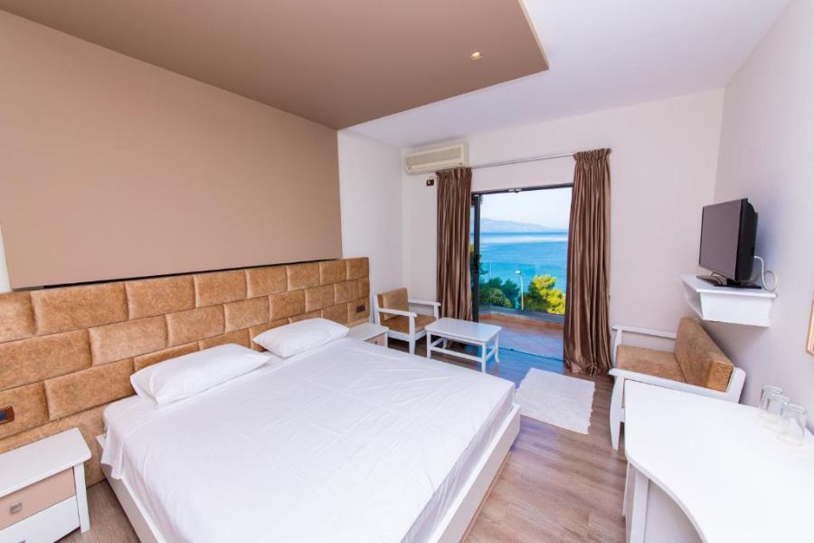  Hotel New HeavenSaranda